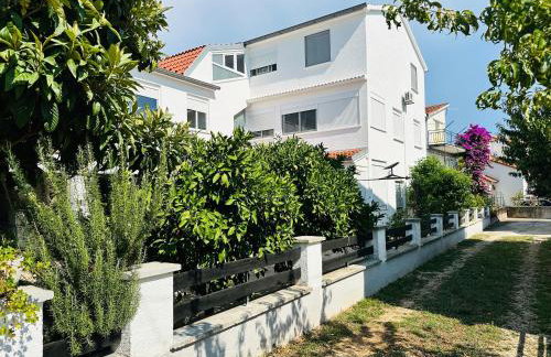 Studio Apartment near Beach Petrčane - Quiet & Central - Unit 3 - Foto 4