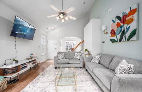 Duke 10 Min Away 3 Bedroom - Photo 3