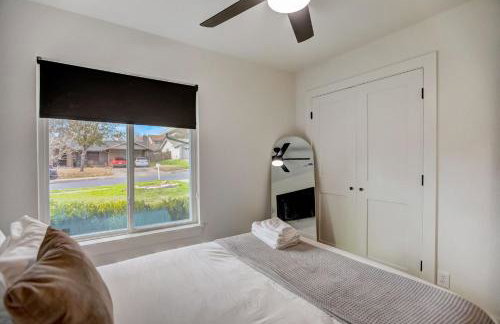 Custom Designer Home. Sleeps 9. Close to domain Q2 - Foto 22