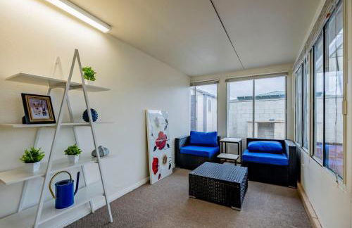 Peaceful Family Home with 3 Bedrooms and 2 Bathrooms - Photo 35