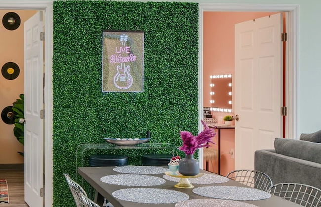 NEW 4 Bedroom Apt Near DT Walk to Restaurants - Foto 3