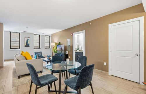 NEW 3BR Stylish Downtown Apartment - Foto 14