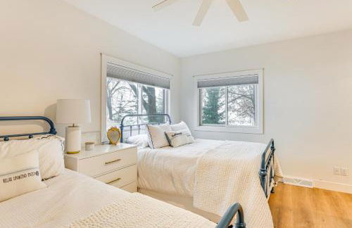 Lake Wisconsin Retreat with Dock Great for Groups! - Foto 23