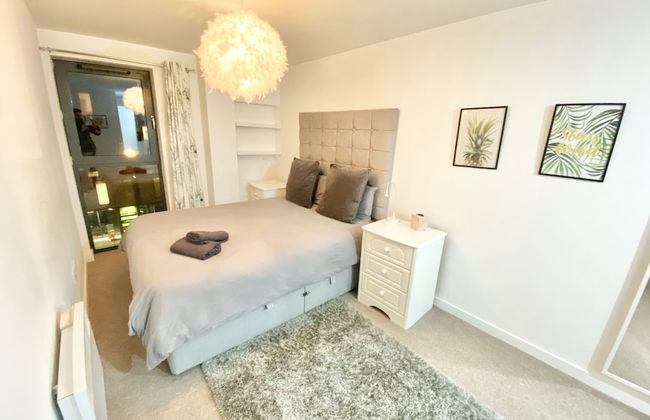 2-bed Apartment Parking Deep Cleaned Professionally - Foto 2