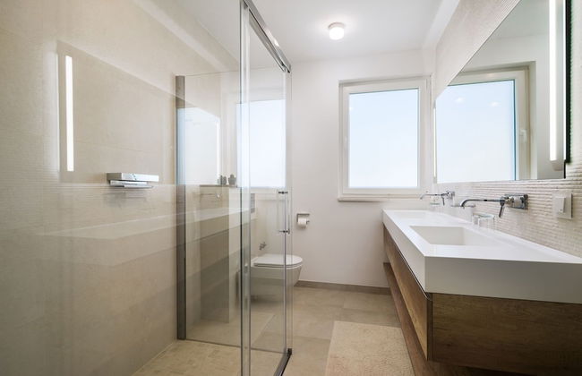 Beachfront Villa Grey Martini with Pool - Foto 34