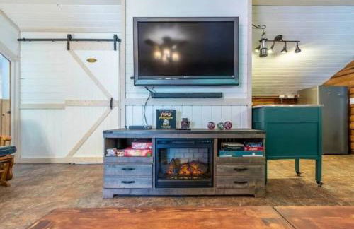 Little Bear's Bungalow; Log Cabin w/Mountain views - Foto 31