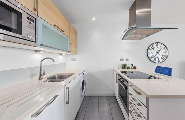 Penthouse 2-bed Apartment in The Heart Of E15 - Foto 14