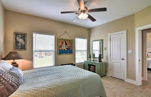 Ocean View and Grill Crystal Beach Bungalow! - Foto 15