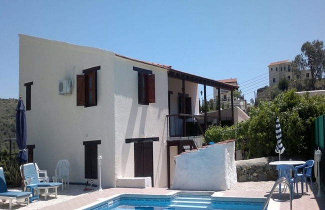 Traditional Large Detached Village House wih Private Pool and Enclosed Courtyard - Foto 1