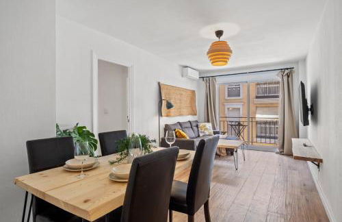 3 dormitorios, 2 baños y balcón - Foto 1