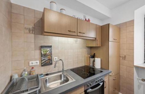 2 Bedroom Awesome Apartment In Malberg - Photo 11