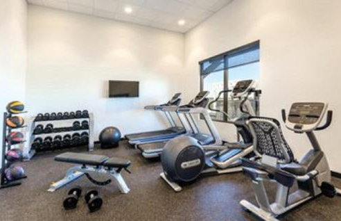Enjoy the scenery of Lake Marble Falls in 2BD resort condo with family - Photo 11