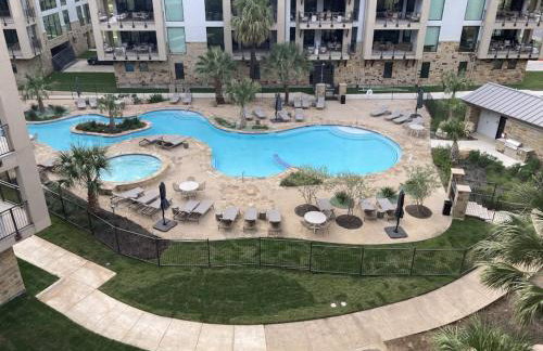 Water-View Condo with Balcony, Smart TVs, Washer/Dryer and Pool - Foto 2