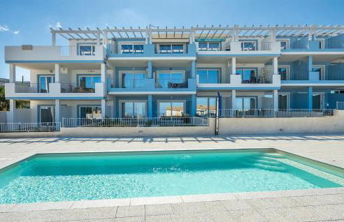 1 Bedroom Gorgeous Apartment In Isola Rossa - Foto 9