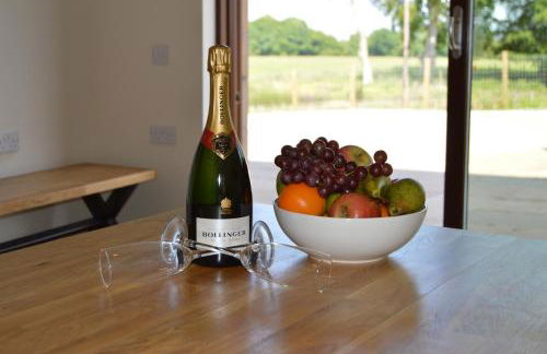 The Farmhouse at Williamscraig Holiday Cottages - Photo 7