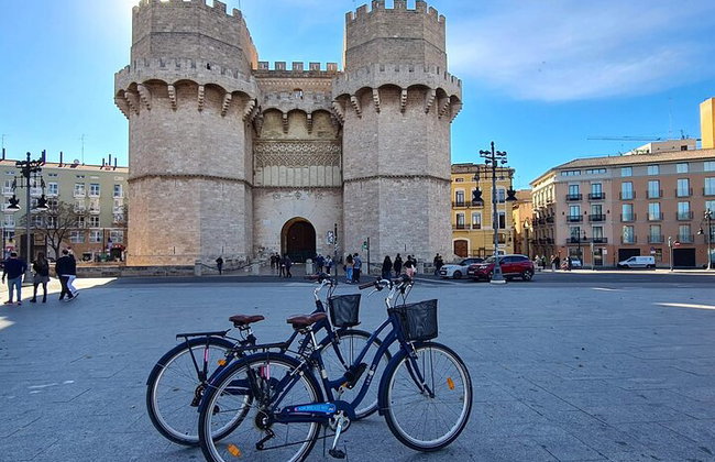 Tour guiado digital de 2 rodas - Explore Valência com uma bússola! - Foto 7