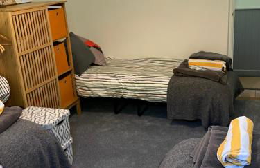 Hollyhocks Holiday Home- 2 bedroomed ground floor apartment sleeps 5 - Foto 10