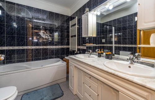 Family Beach House in Amorosa, Northern Portugal - Foto 32