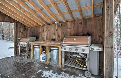 Slopeside Burke Mountain Condo with Fireplace! - Foto 21