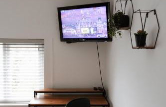 Large 4 Bed Home - Fast Wifi, Smart TV's & Free Parking - Near A66 - Foto 41