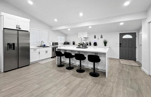 Modern Home for Large Families by Disney & Knotts - Foto 5