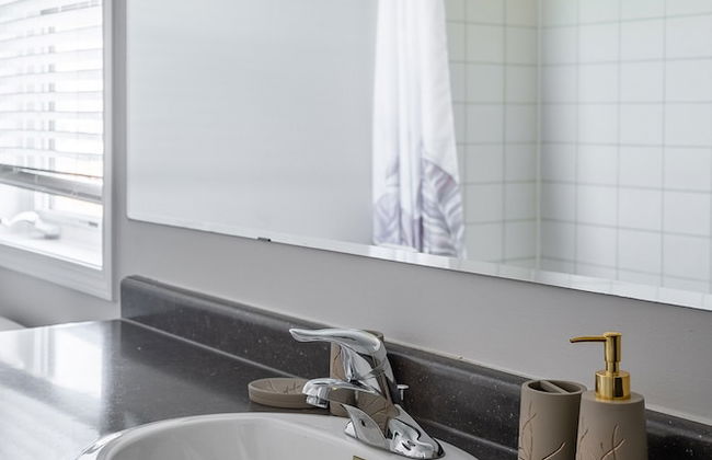 GLOBALSTAY Modern 3 BD House in Brampton - Photo 40