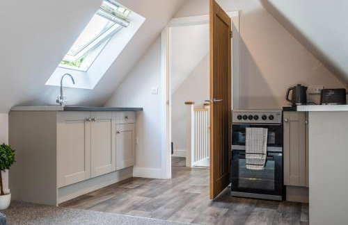 Beautiful new apartment with sheltered parking - Photo 11