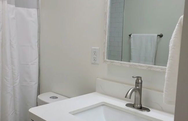 Renovated 2 Bed Walltown Home Walk to Duke B - Foto 8