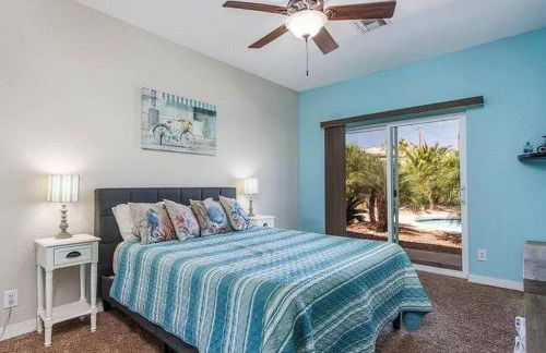 Spacious 3 BR with Pool Minutes Away from Lake - Foto 15