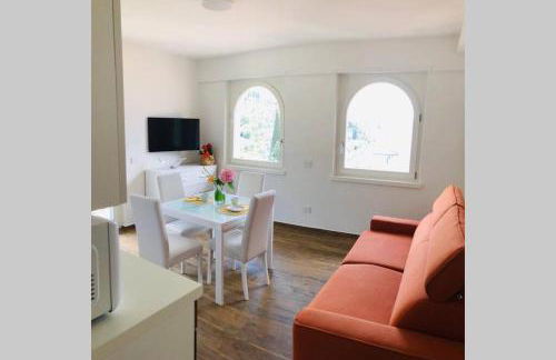 Wind Rose Apartments 2 - Photo 13