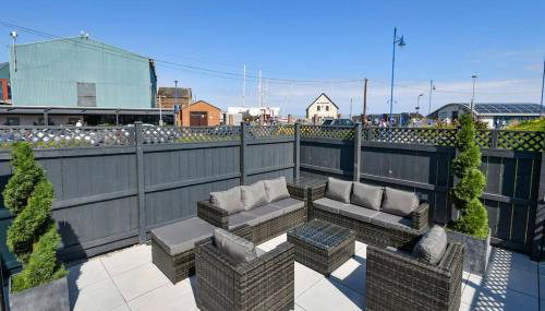 Dexters Den - Sea views, yards from Beach - Foto 5, Garden