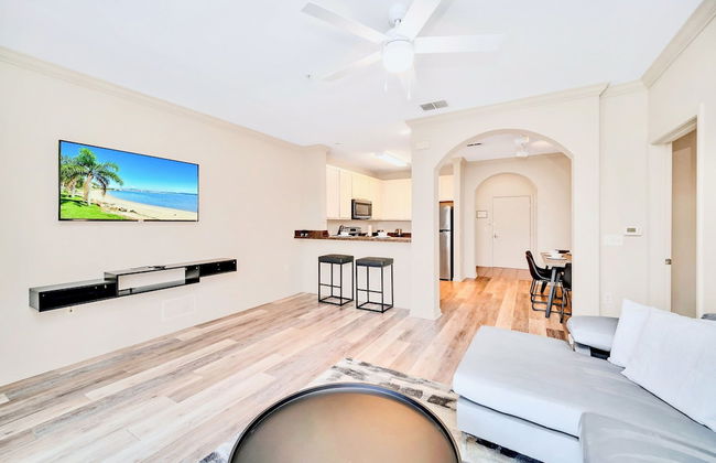 Modern 2BR Condo - Near Disney Pool Hot Tub - Foto 9