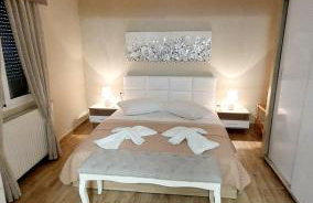 ALICE'S ARt HOUSE - Photo 12