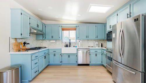 Walk to Beach! Patio, Rooftop, Yard, BBQ! Downtown Huntington - Foto 5, stove, dishwasher