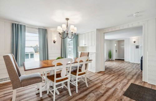 Seaside Serenity Steps to Beach Deck & Porch - Foto 15