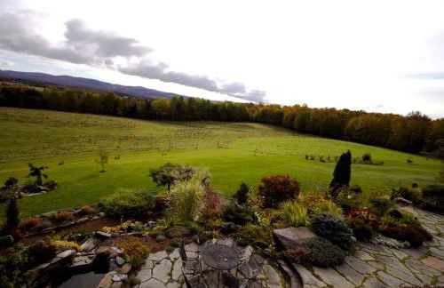Idyllic Cottage Rental near Mount Mansfield State Forest, Vermont - Photo 14