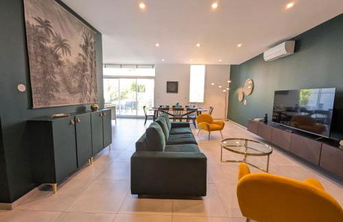 ColorChic 3 étoiles - Parking Privé Terrasse Clim - 120m2 Plein centre - Foto 7