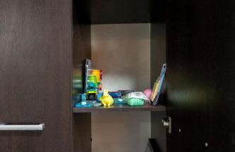 Beautiful Modern Home in London, Free Parking, Family Home, Sleeps 9, Close to Railway Station - Foto 28