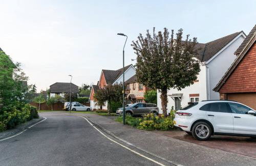 Gorgeous 4 BR House Near Station mins to London - Pass the Keys - Foto 69