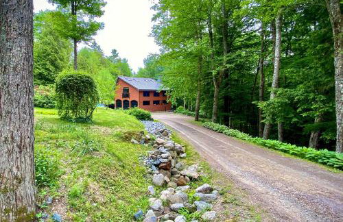 White Mountain Escape with Separate In-Law Suite! - Foto 42