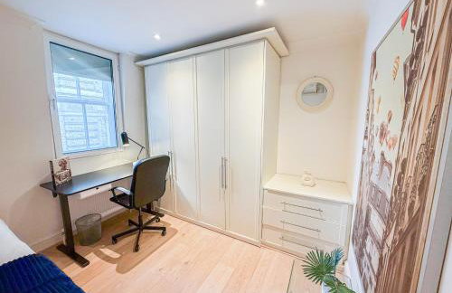 Promo Rate - 2BDR flat with AC in Embankment near Charing Cross, Trafalgar Square, London Eye, Big Ben - Photo 6