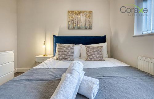 3 Bedroom Blissful Living for Contractors and Families by Coraxe Short Stays - Photo 36