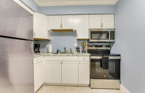 Walk to Beaches and Gulf Indian Rocks Beach Duplex! - Foto 8