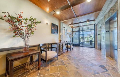 Downtown Condo Above Restaraunts- Free Parking - Foto 30