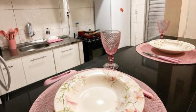 AmazHost - Casa Rosa com Split, Wi-Fi 700 Mb e Água Quente - Foto 3