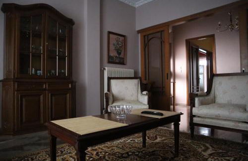 Fofi's Place - Photo 10