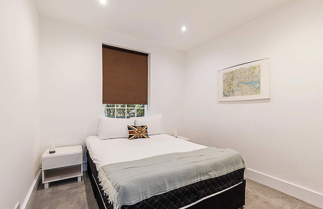 Charming Kensington Apartment - Photo 6