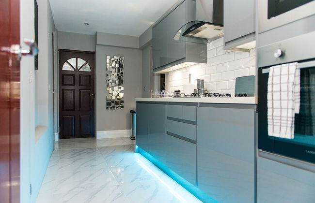 Aphrodite Suites Huddersfield - Foto 41