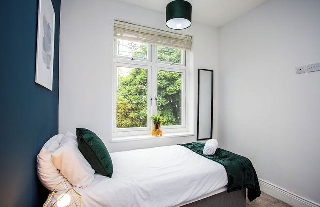 Spacious 5 Bed House Newcastle Gateshead - Photo 23