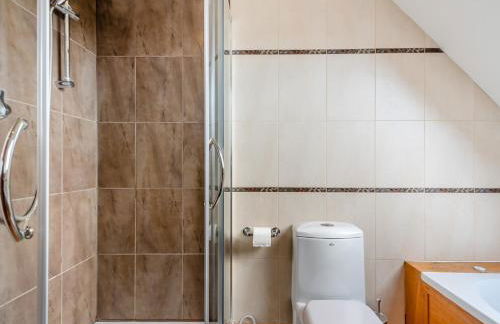 4 Bed in Llangyndeyrn CWRTY - Photo 23